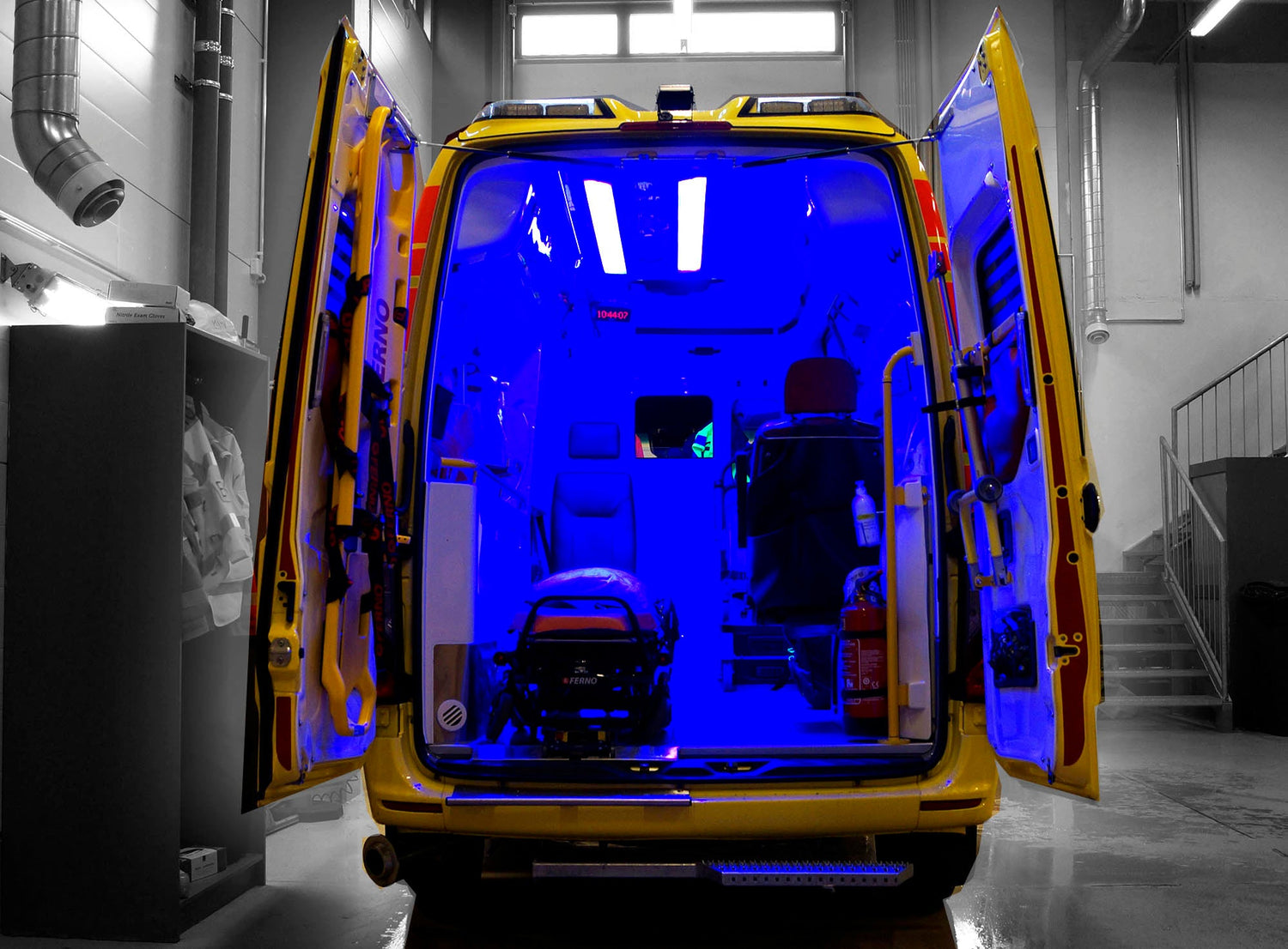 Ambulance patient compartment equipped with Spectral Blue disinfection system